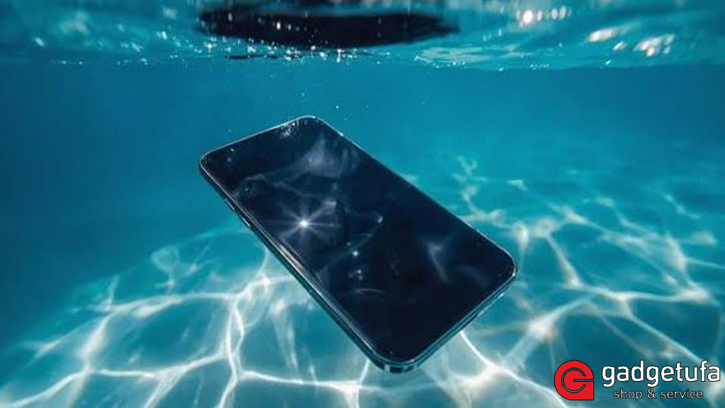 Тонущий iPhone: Вода в телефоне - что делать в первые 30 минут? Инструкция по спасению от GadgetUfa в Уфе