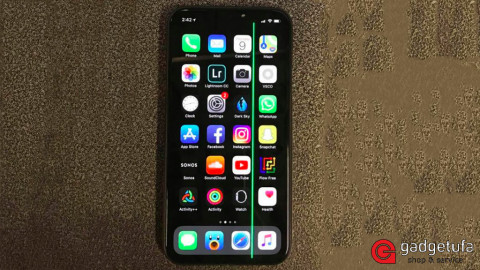 Зеленая полоса на экране iPhone