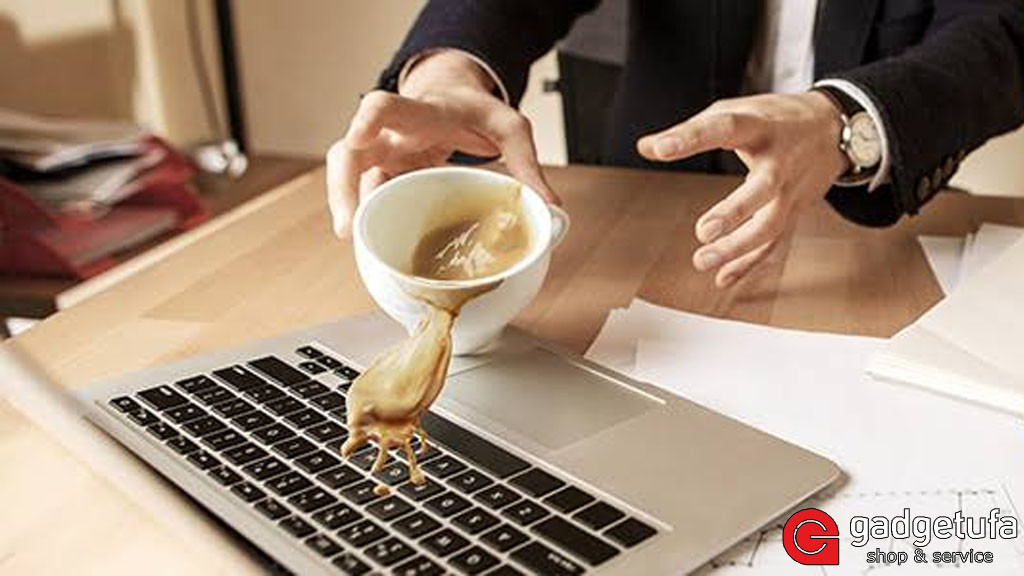 Пролил кофе на MacBook? Срочная инструкция, которая спасет ваш ноутбук в первые часы