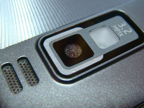 Пыль - враг телефона.